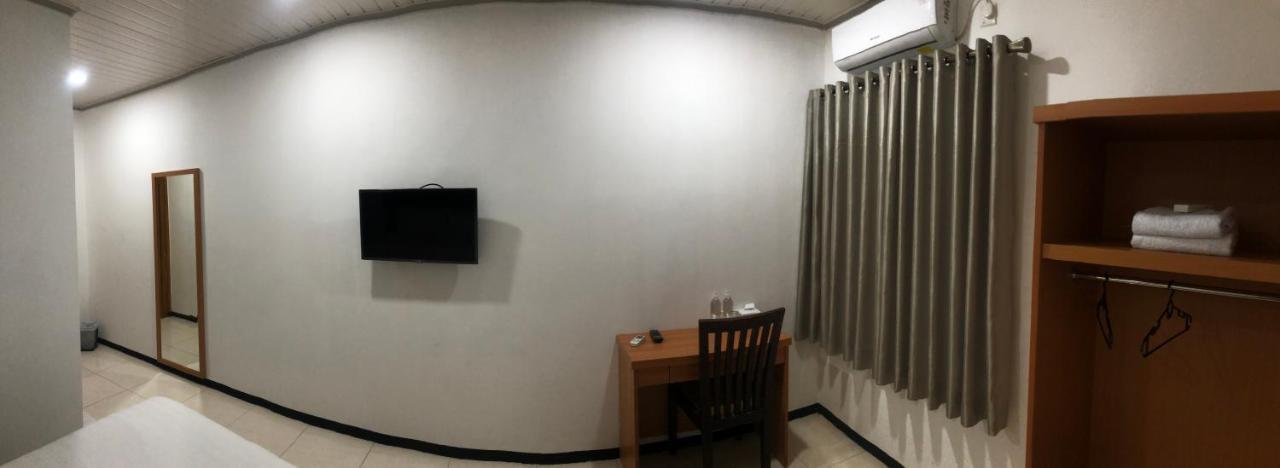 Aurora Hotel Siliwangi Чиребон Экстерьер фото